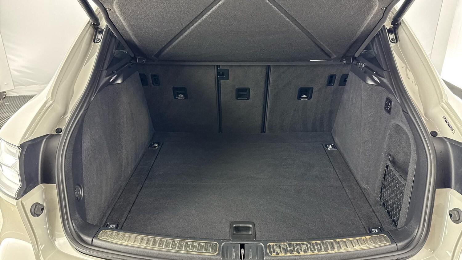 Used Porsche Macan 2023 for sale - 78099816: Photo 15