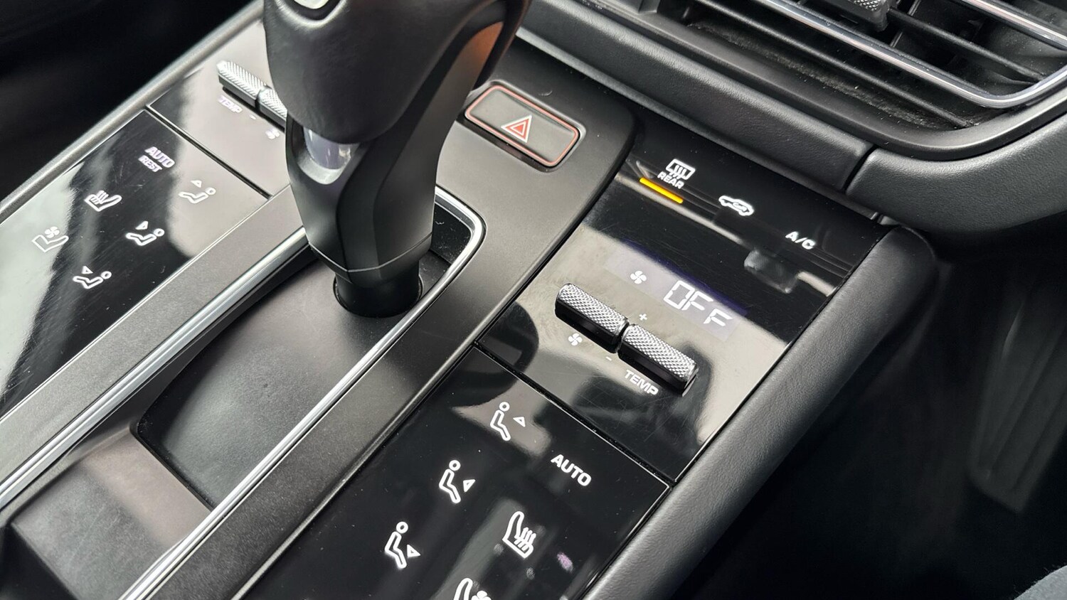 Used Porsche Macan 2023 for sale - 78099816: Photo 23