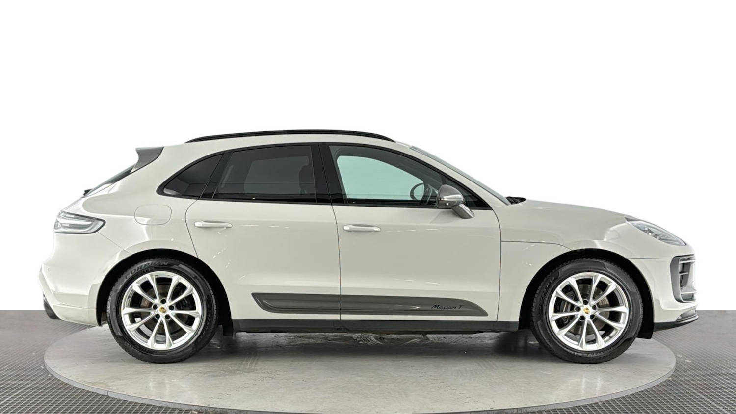 Used Porsche Macan 2023 for sale - 78099816: Photo 3