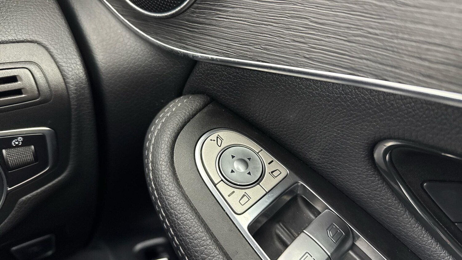 Used Mercedes-Benz GLC for sale - 77882110: Photo 29