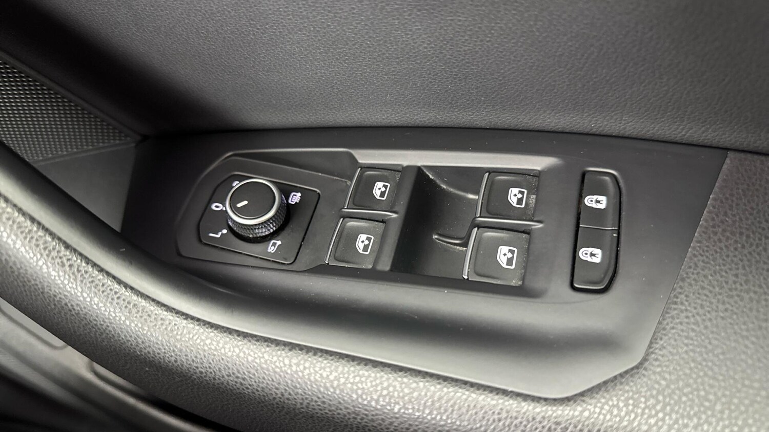 Used Volkswagen Touareg 2023 for sale - 77970637: Photo 22