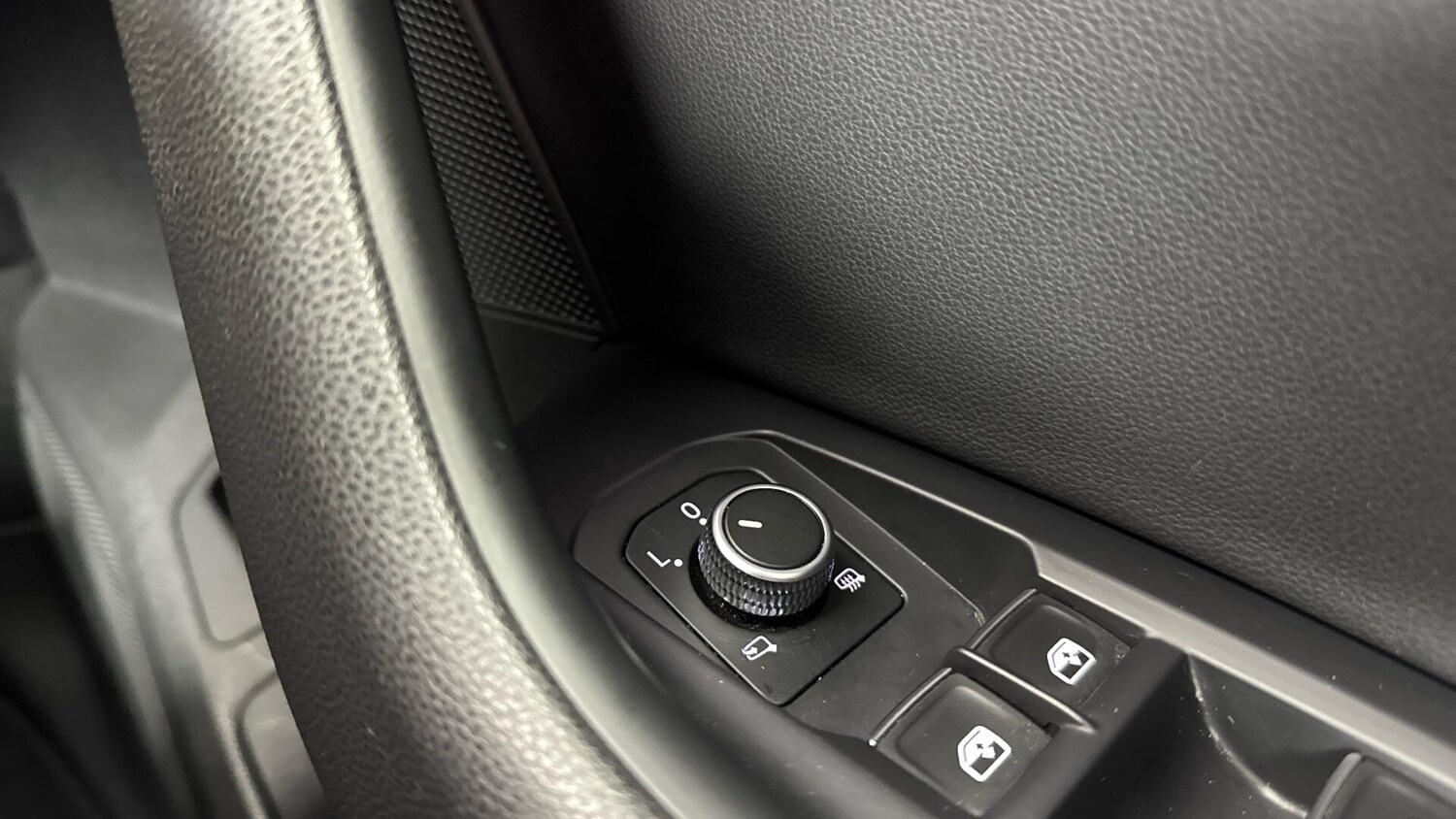 Used Volkswagen Touareg 2023 for sale - 77970637: Photo 31