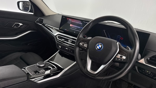 Used BMW 3 Series 2024 for sale - 76082097: Photo 9