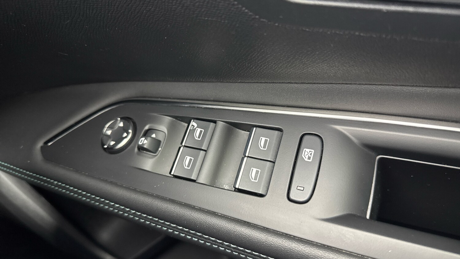 Used Peugeot 3008 2023 for sale - 76030034: Photo 22