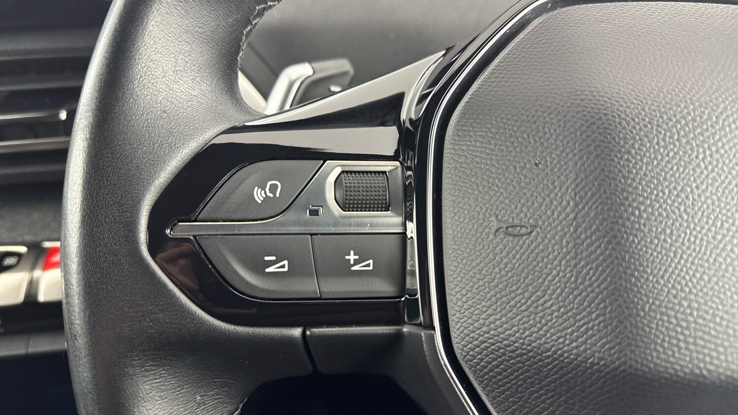 Used Peugeot 3008 2023 for sale - 76030034: Photo 55