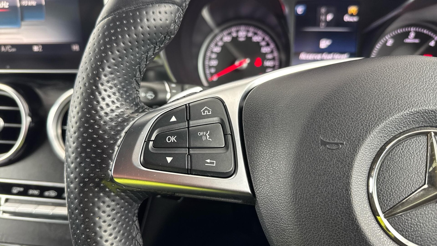 Used Mercedes-Benz GLC 2017 for sale - 77939863: Photo 21