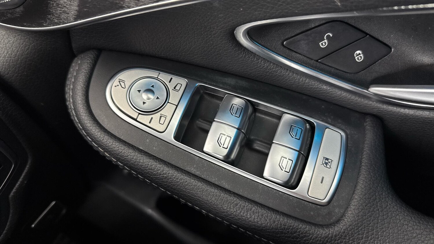 Used Mercedes-Benz GLC 2017 for sale - 77939863: Photo 23