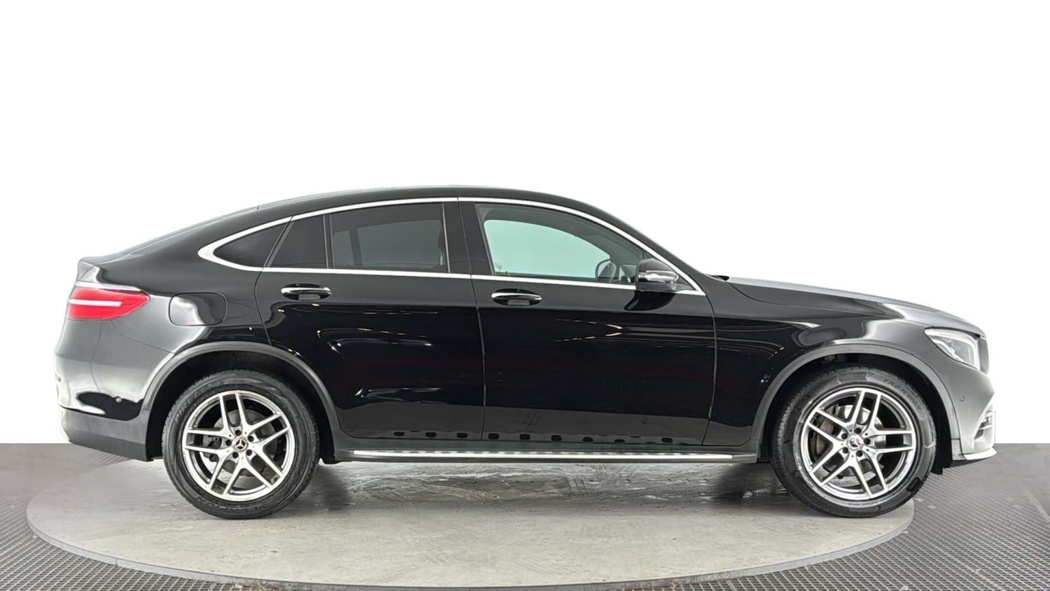 Used Mercedes-Benz GLC 2017 for sale - 77939863: Photo 3