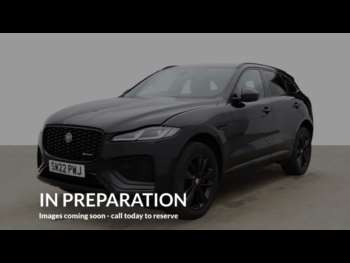 2022 - R-Dynamic Black Mhev 5-Door