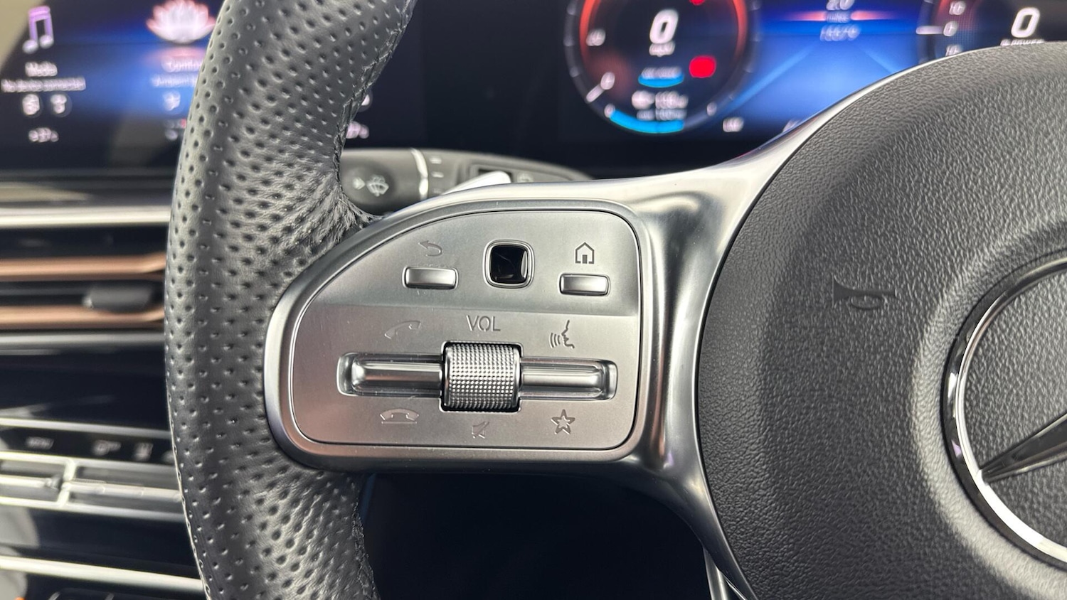 Used Mercedes-Benz EQC 2023 for sale - 77550691: Photo 18