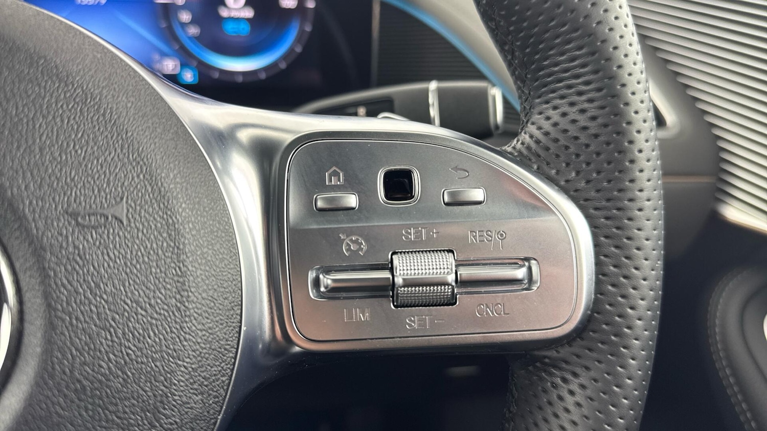 Used Mercedes-Benz EQC 2023 for sale - 77550691: Photo 19