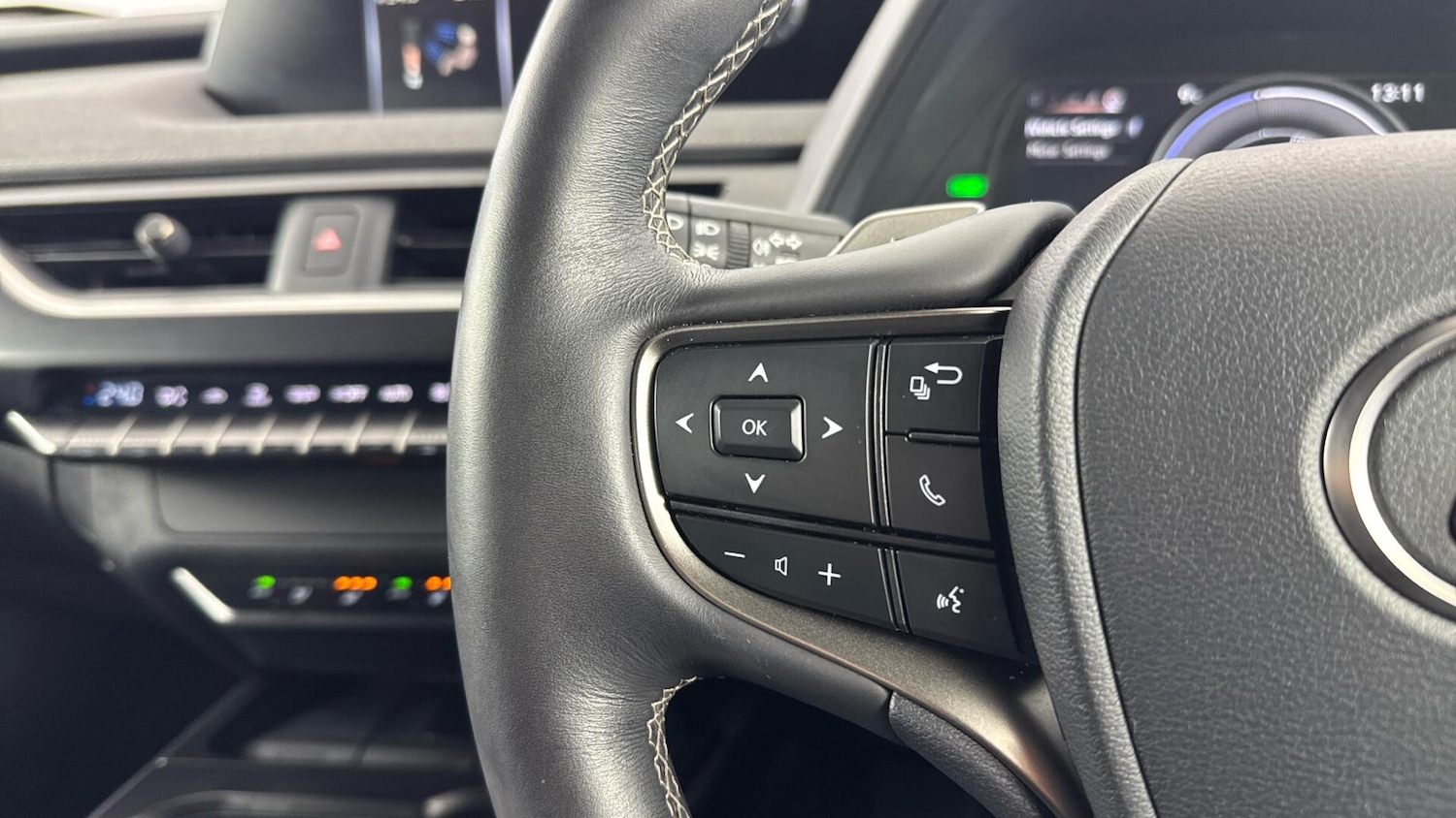 Used Lexus UX 2023 for sale - 78007226: Photo 17