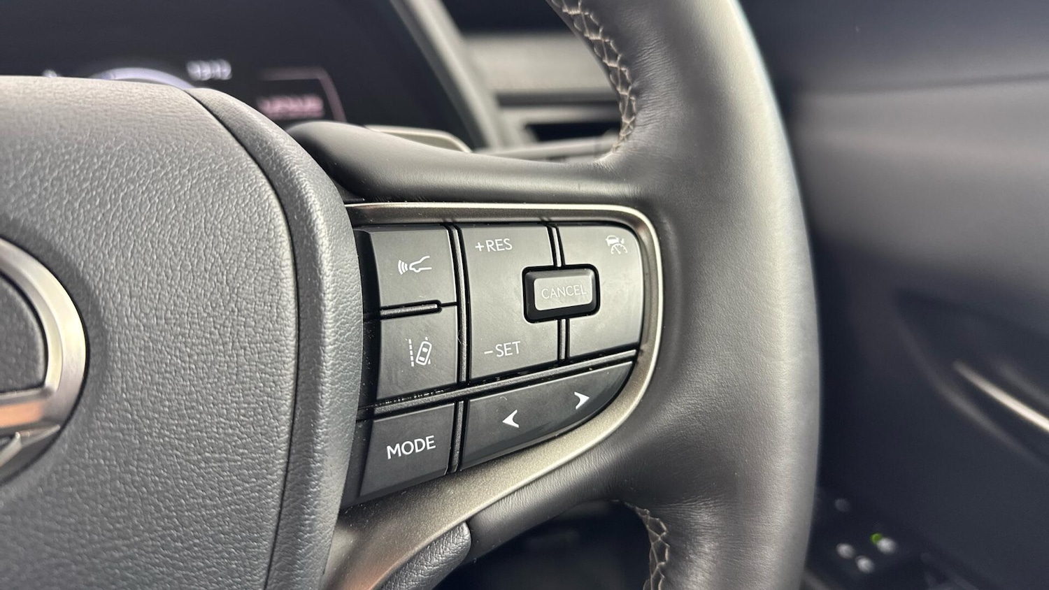 Used Lexus UX 2023 for sale - 78007226: Photo 18