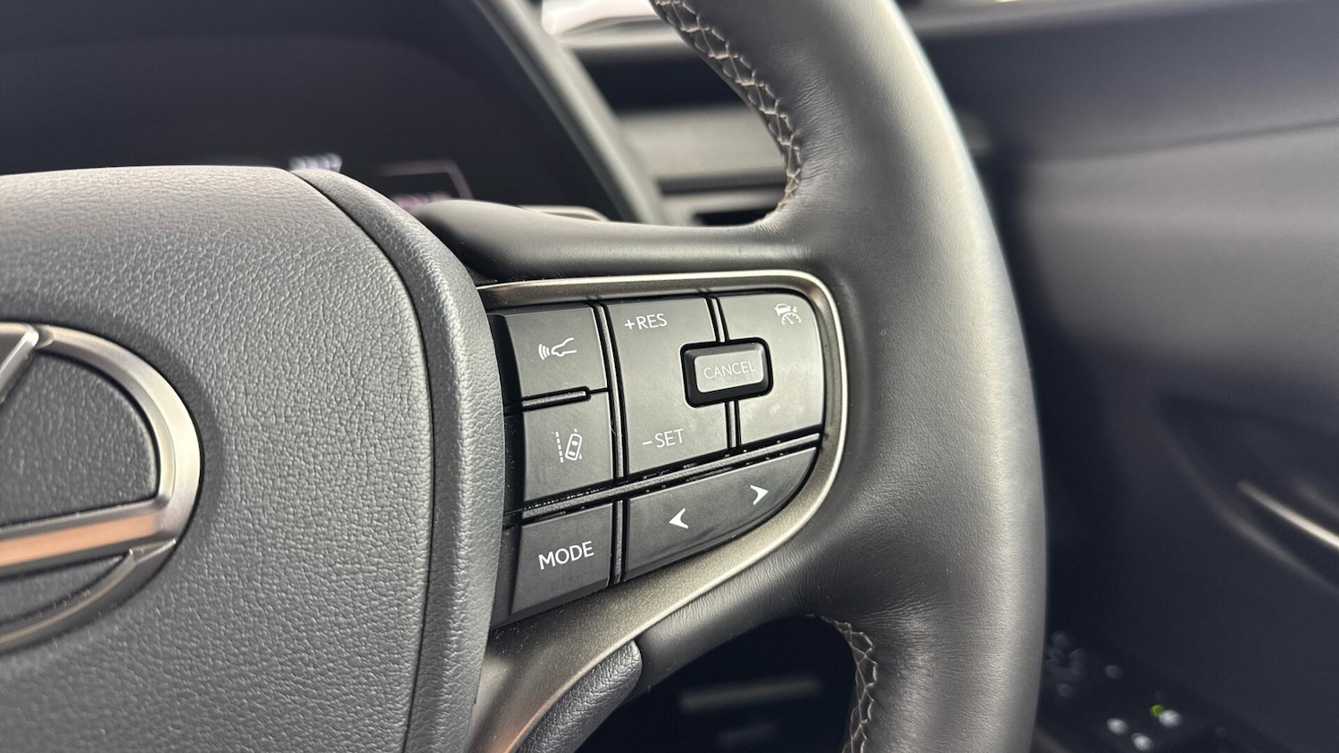 Used Lexus UX 2023 for sale - 78007226: Photo 31