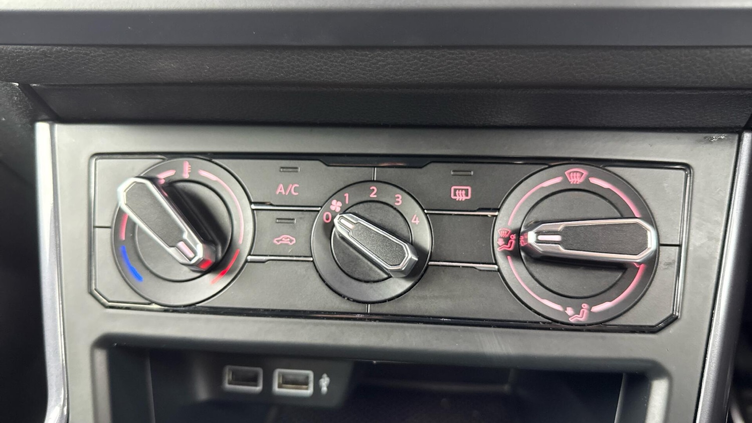 Used Volkswagen Polo for sale - 78101207: Photo 28