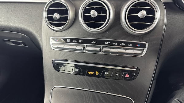 Used Mercedes-Benz GLC 2019 for sale - 75700166: Photo 18