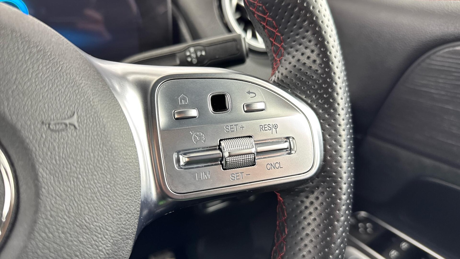 Used Mercedes-Benz EQB 2023 for sale - 77586861: Photo 21