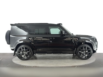 Used Land Rover Defender 2025 for sale - 79012321: Photo