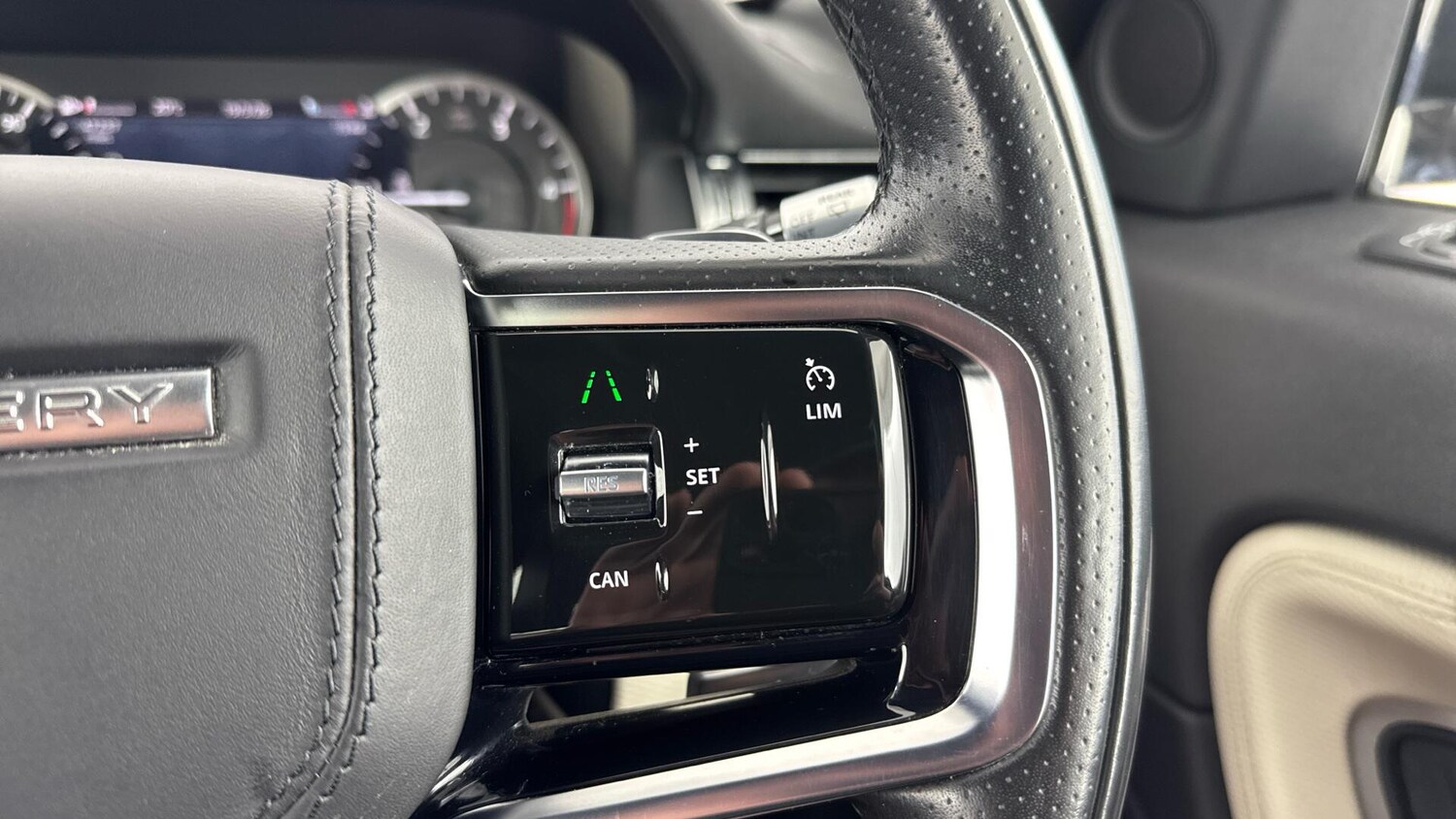 Used Land Rover Discovery Sport for sale - 78072384: Photo 27