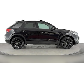 Used Volkswagen T-Roc 2022 for sale - 75909621: Photo
