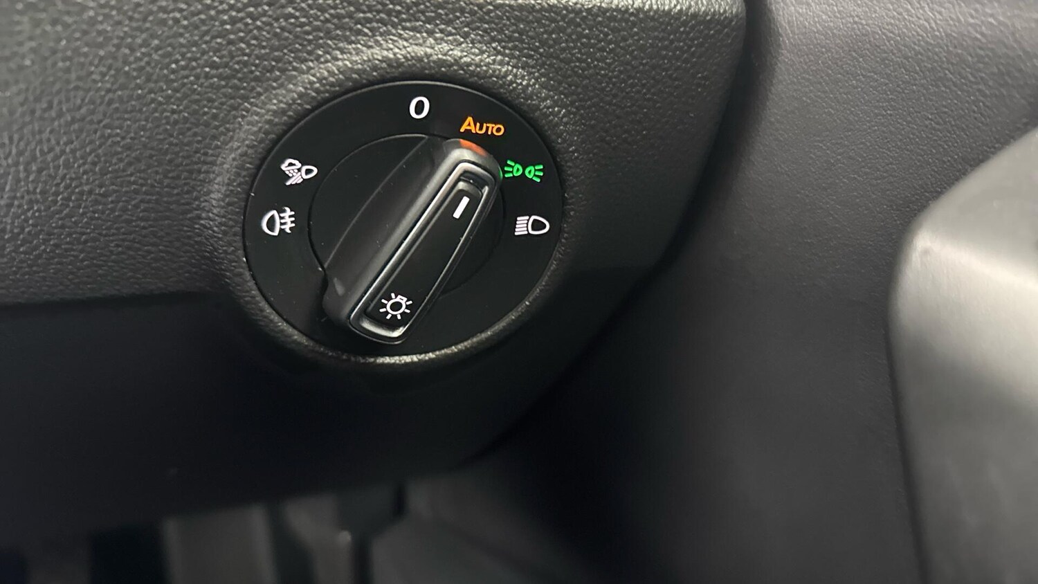 Used Volkswagen T-Roc 2024 for sale - 77738271: Photo 25