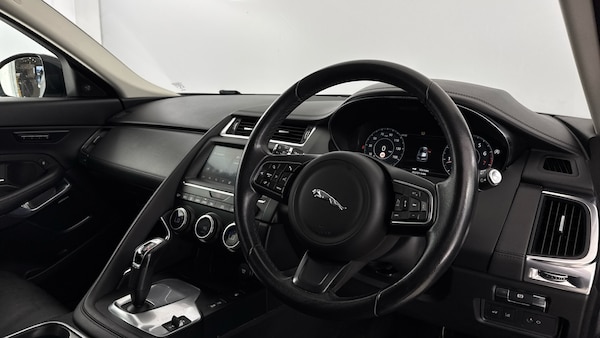 Used Jaguar E-Pace 2019 for sale - 76220566: Photo 9