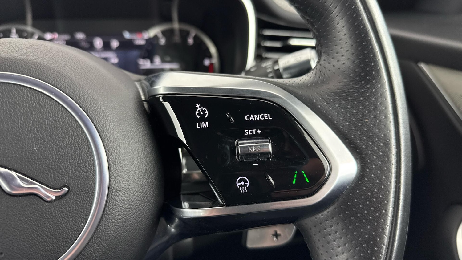 Used Jaguar F-Pace 2022 for sale - 77330809: Photo 19