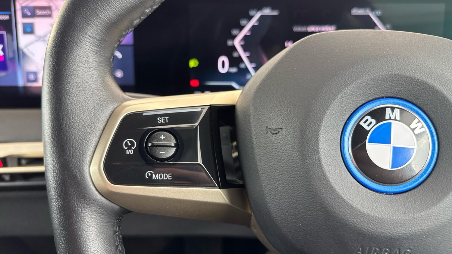 Used BMW iX 2022 for sale - 77969962: Photo 17