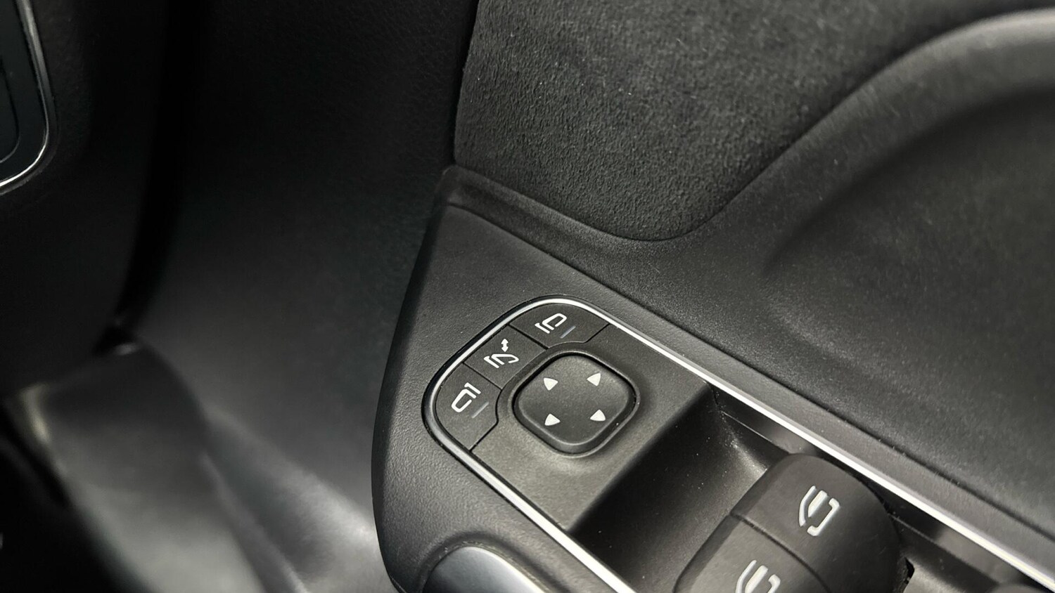 Used Mercedes-Benz GLA 2023 for sale - 78072147: Photo 31