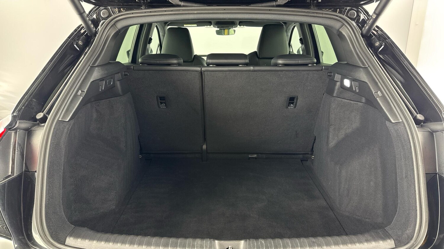 Used Audi Q4 e-tron 2023 for sale - 78148204: Photo 15