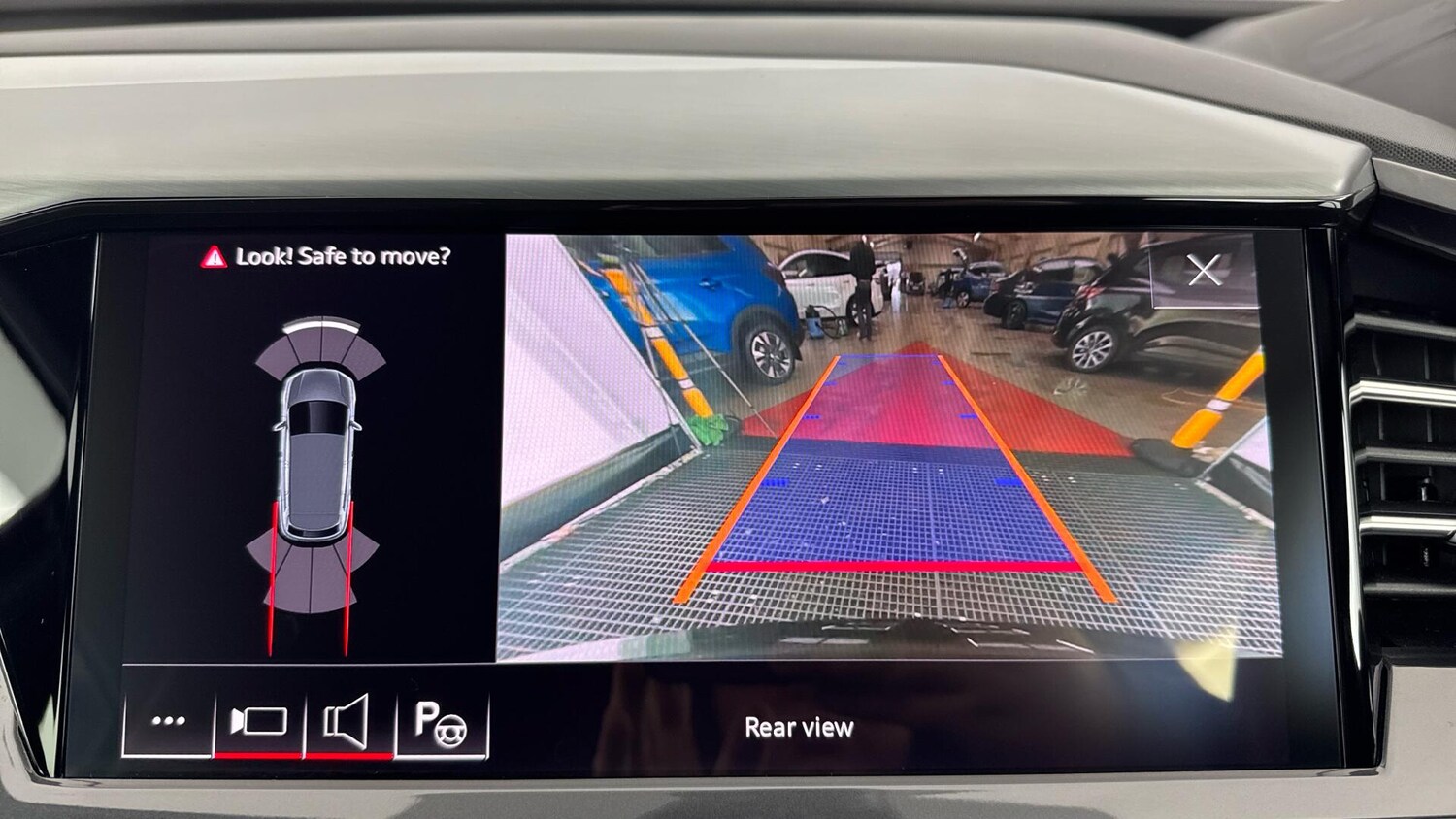 Used Audi Q4 e-tron 2023 for sale - 78148204: Photo 29