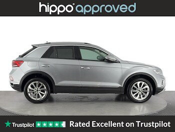 Used Volkswagen T-Roc 2024 for sale - 76657905: Photo