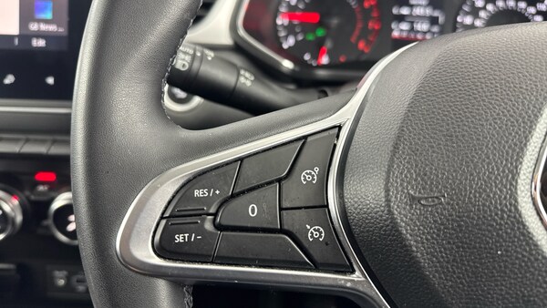 Used Renault Captur 2020 for sale - 76115640: Photo 21