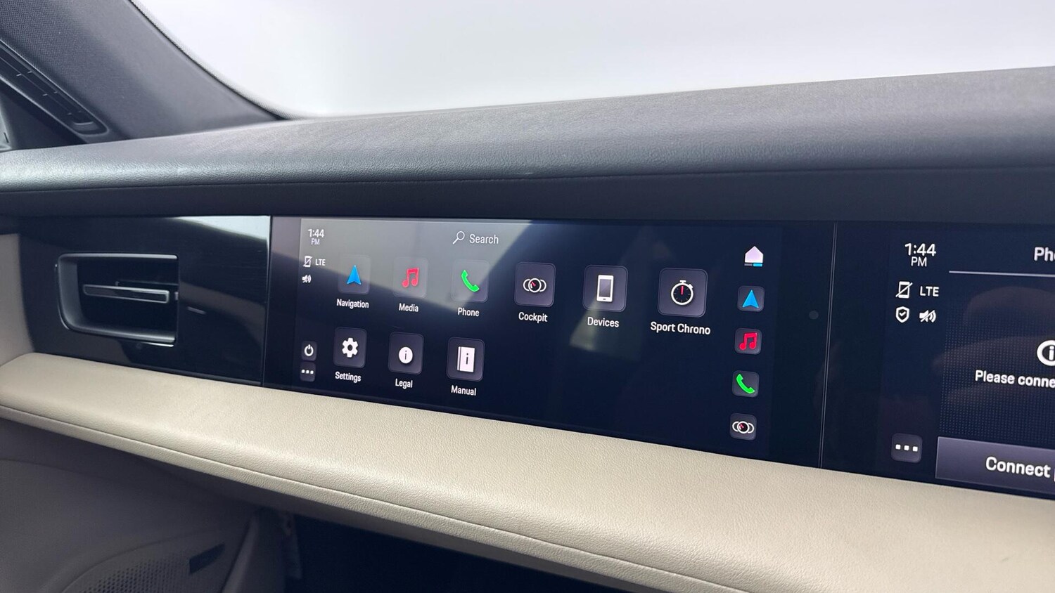 Used Porsche Taycan 2022 for sale - 77377302: Photo 16