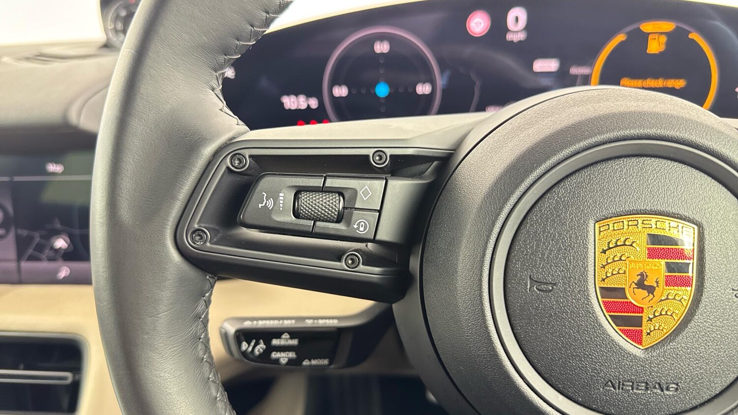 Used Porsche Taycan 2022 for sale - 77377302: Photo 18
