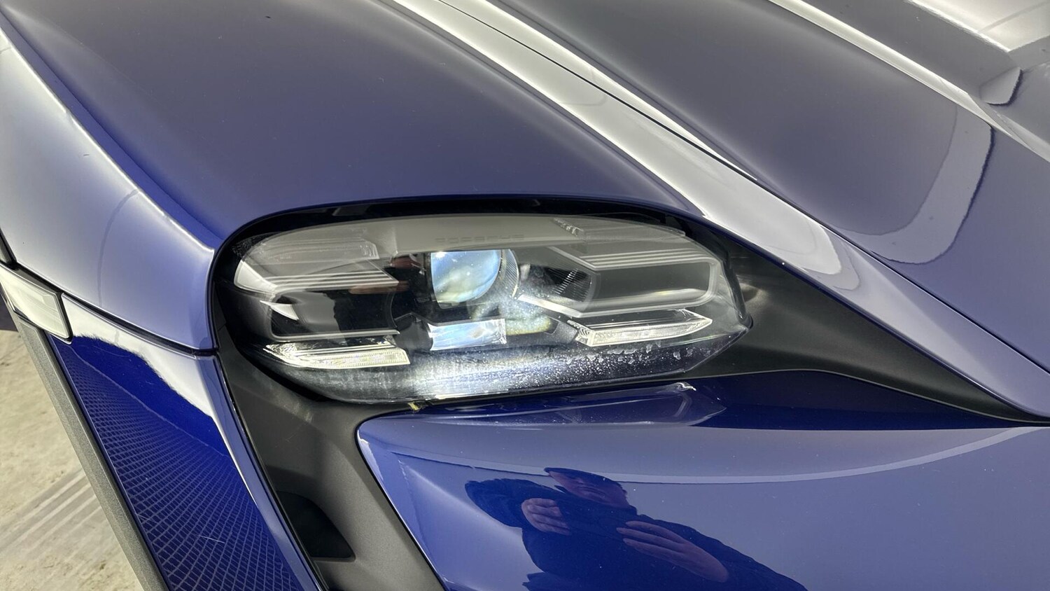 Used Porsche Taycan 2022 for sale - 77377302: Photo 25