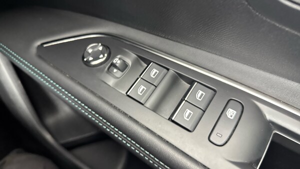 Used Peugeot 3008 2023 for sale - 76040375: Photo 23