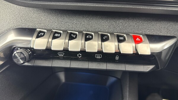 Used Peugeot 3008 2023 for sale - 76040375: Photo 54
