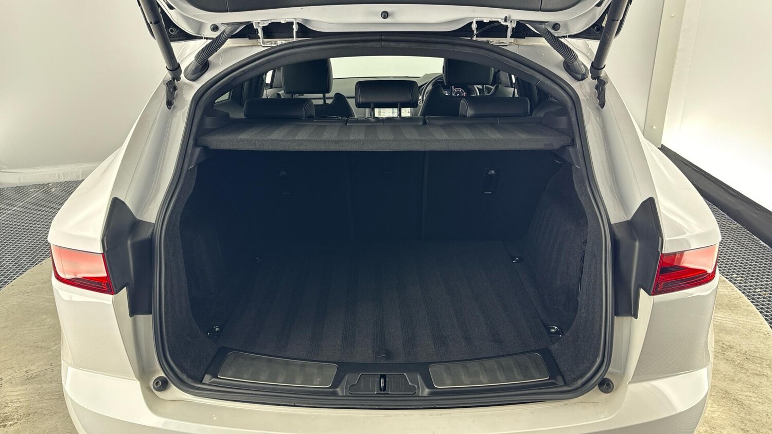 Used Jaguar E-Pace 2024 for sale - 77854336: Photo 15