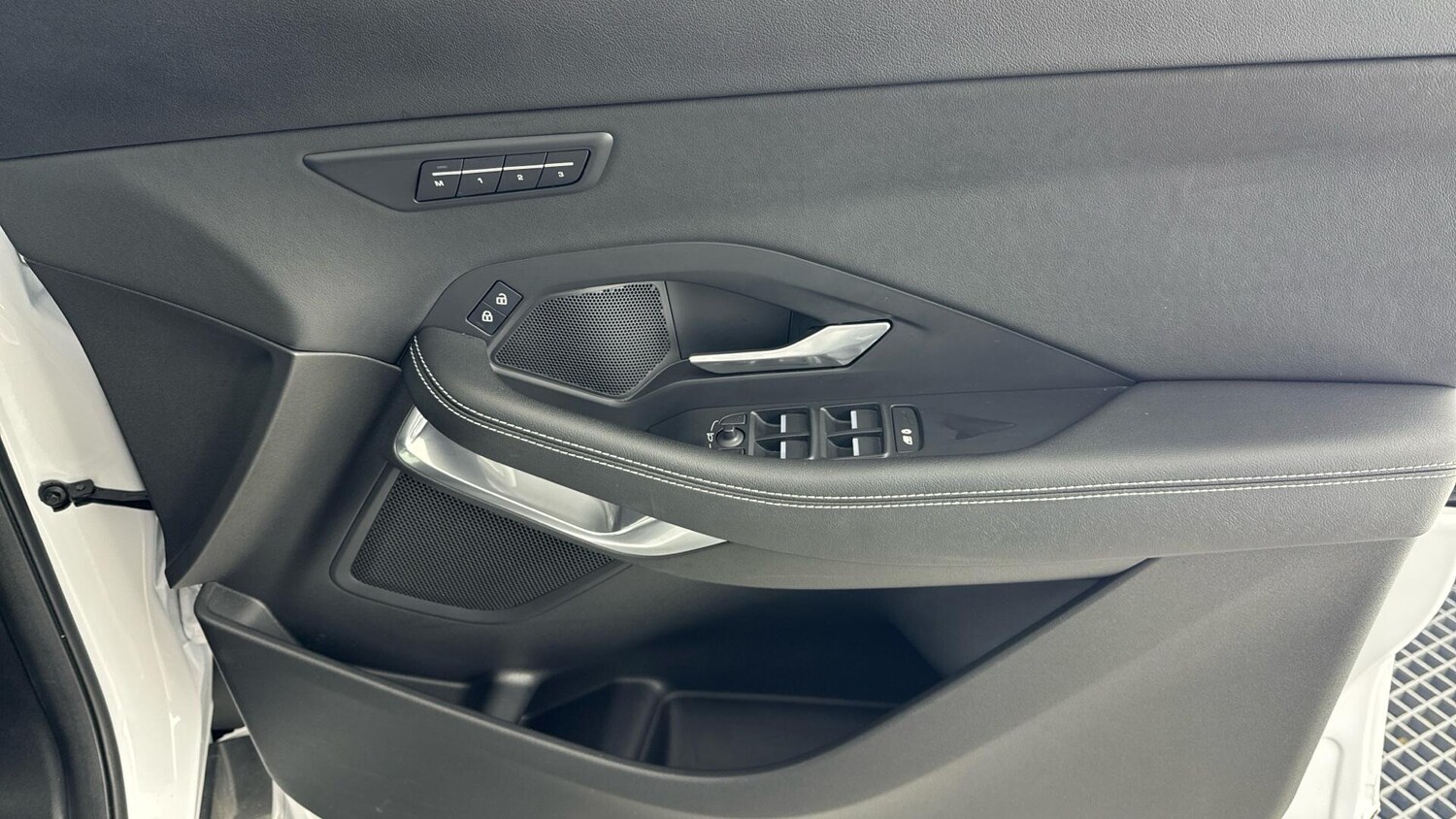 Used Jaguar E-Pace 2024 for sale - 77854336: Photo 25