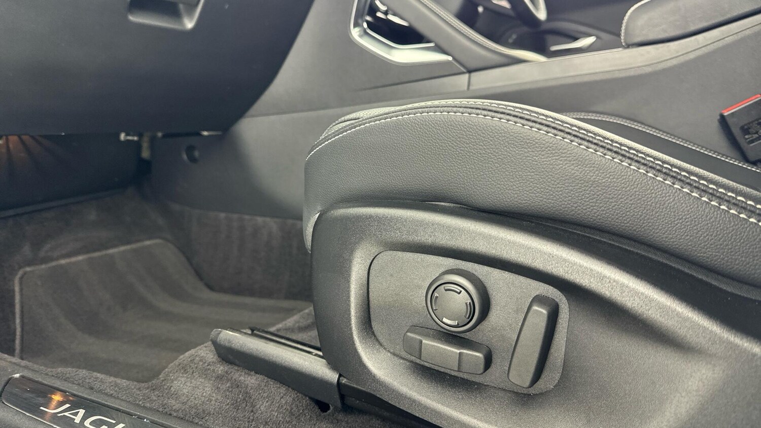 Used Jaguar E-Pace 2024 for sale - 77854336: Photo 26