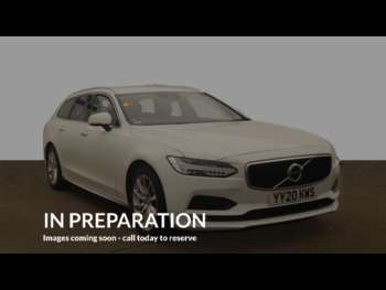 2020 - T4 Momentum Plus 5-Door