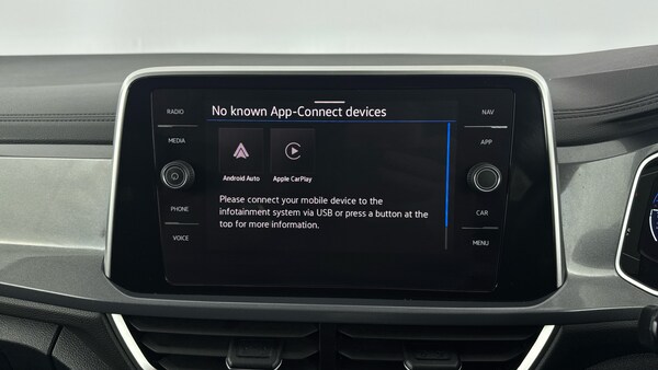 Used Volkswagen T-Roc 2024 for sale - 76040345: Photo 16