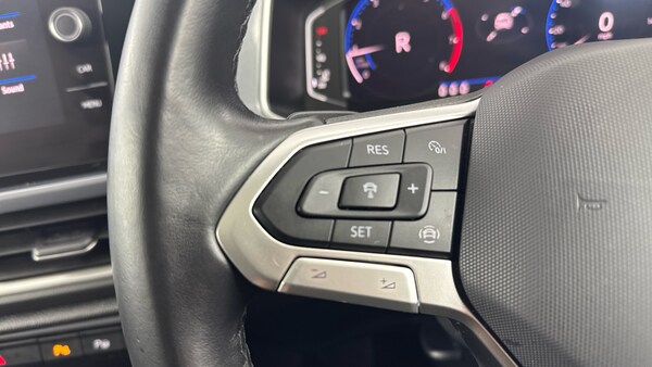 Used Volkswagen T-Roc 2024 for sale - 76040345: Photo 22