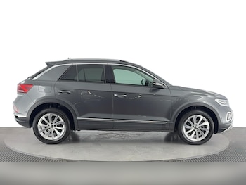 Used Volkswagen T-Roc 2024 for sale - 76040345: Photo 3