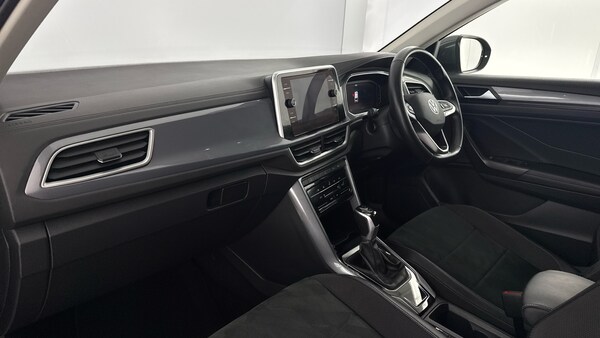 Used Volkswagen T-Roc 2024 for sale - 76040345: Photo 45
