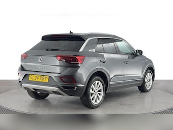 Used Volkswagen T-Roc 2024 for sale - 76040345: Photo 4