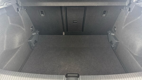 Used Volkswagen T-Roc 2024 for sale - 76040345: Photo 50