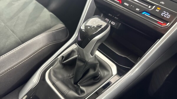 Used Volkswagen T-Roc 2024 for sale - 76040345: Photo 56