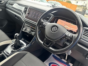 Used Volkswagen T-Roc 2018 for sale - 78583682: Photo